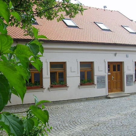 Penzion A Caferestaurant U Lavky Chrudim Buitenkant foto