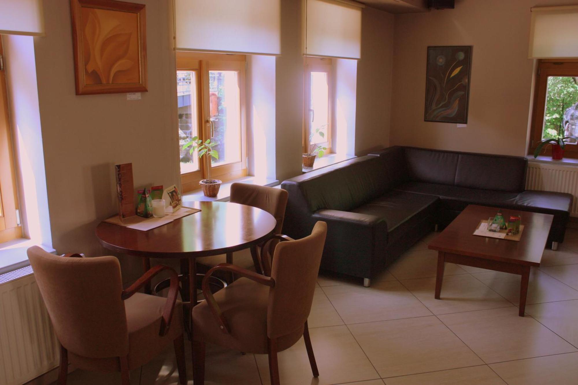Penzion A Caferestaurant U Lavky Chrudim Buitenkant foto
