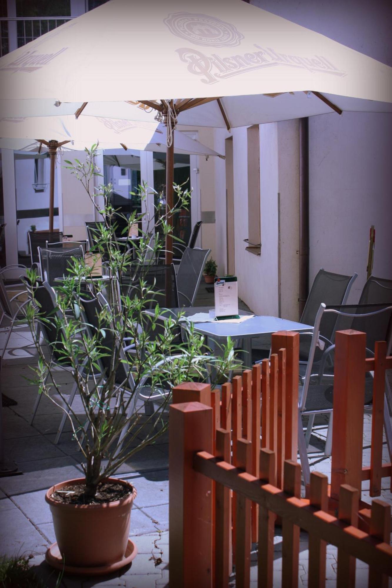 Penzion A Caferestaurant U Lavky Chrudim Buitenkant foto